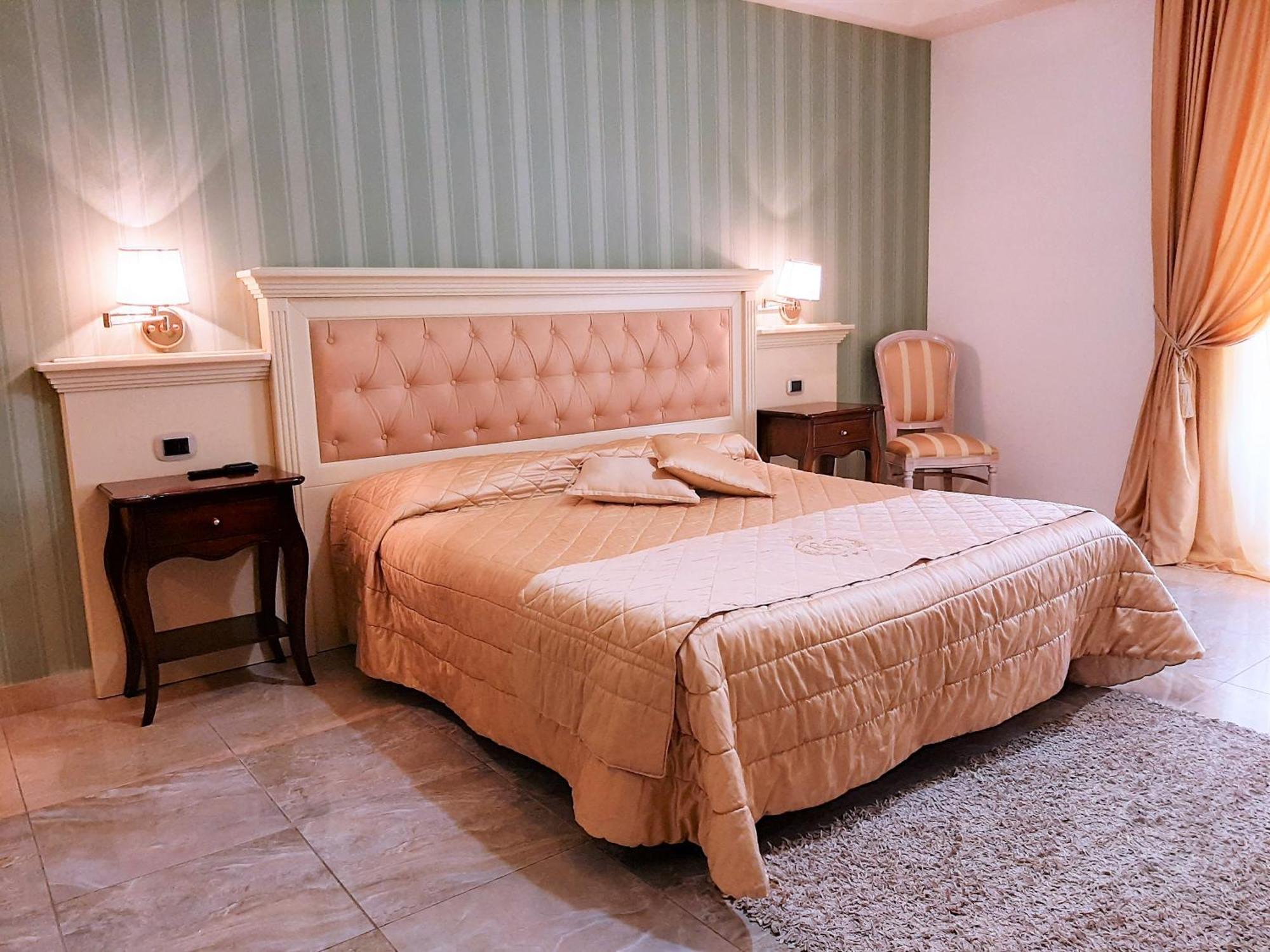 Regina Di Saba - Hotel Villa Per Ricevimenti Гроттаминарда Экстерьер фото