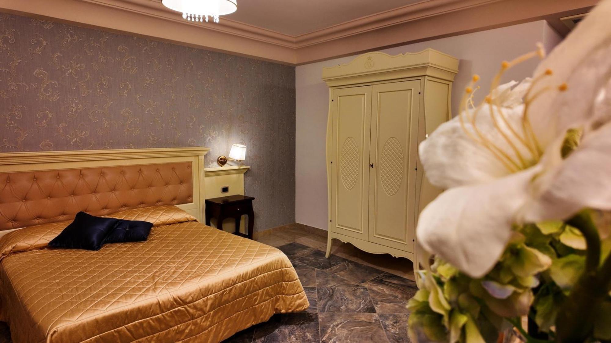 Regina Di Saba - Hotel Villa Per Ricevimenti Гроттаминарда Экстерьер фото