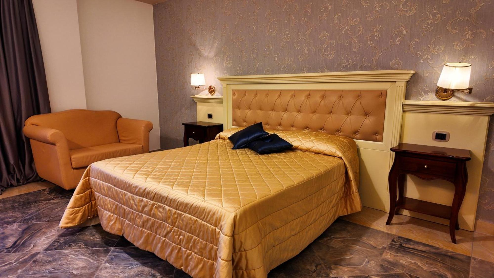 Regina Di Saba - Hotel Villa Per Ricevimenti Гроттаминарда Экстерьер фото
